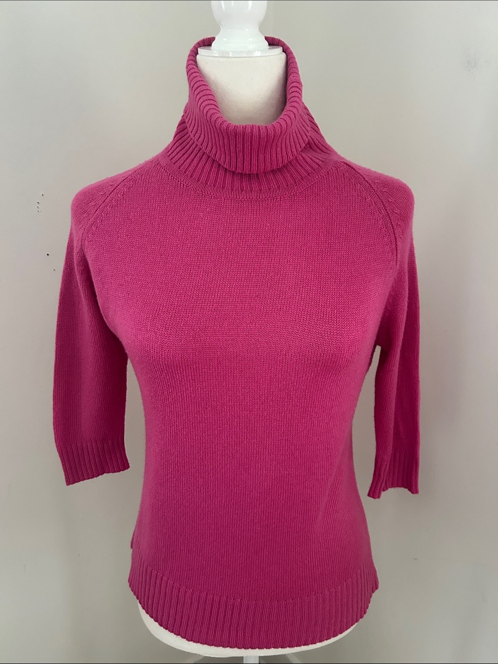 Bloomingdale's & Tahari Bright Pink Cashmere/Silk Turtleneck Sweater sz M